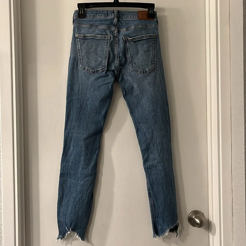 Zara Raw Hem The Skinny Ankle Distressed Jeans